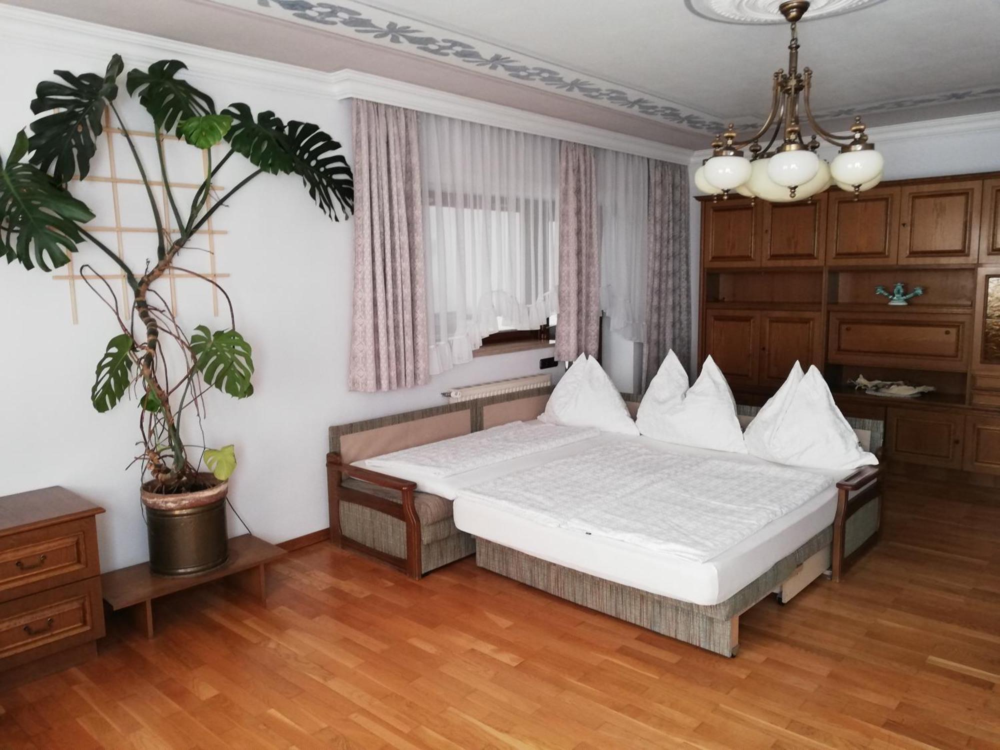 Walker Apartment *